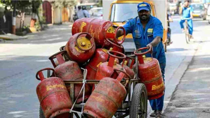 LPG -কে টেক্কা দিতে আসছে ইথানল! এবার রান্নার ধরণে আসবে মেগা বদল