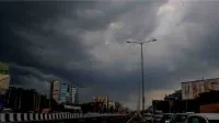 শক্তিশালী নিম্নচাপের জেরে ধেয়ে আসছে প্রবল বৃষ্টি, দক্ষিণবঙ্গের আজ ৬ জেলায় অ্যালার্ট 