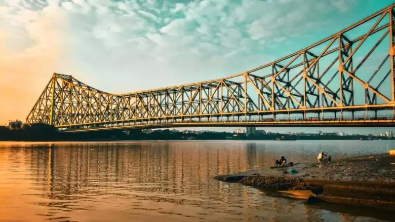 হাওড়া ব্রিজ ব্যবহার করার জন্য ৪ কোটি টাকা করে দেবে কলকাতা পুরসভা