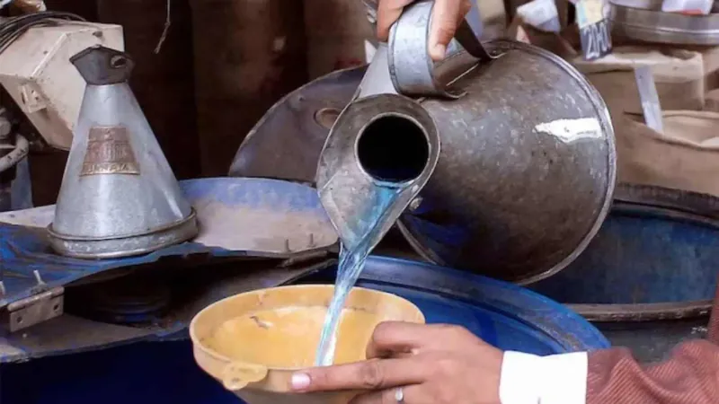 বাজারে ১ লিটার ১০০ টাকা, রেশনে মিলবে হাফ দামে! ফের কেরোসিন দেওয়ার সিদ্ধান্ত কেন্দ্রের