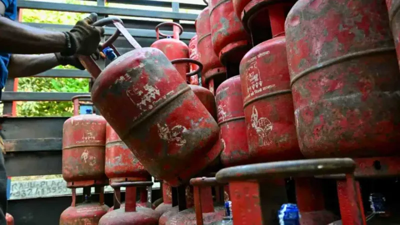 ফিরিয়ে দিতে হবে সিলিন্ডার, মিলবে না LPG কানেকশন! এদের জন্য বড় নির্দেশ কেন্দ্রের