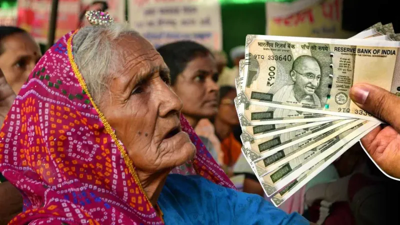 এবার পেনশন বৃদ্ধি করবে পশ্চিমবঙ্গ সরকার! বাড়বে কতটা? এল বড় খবর