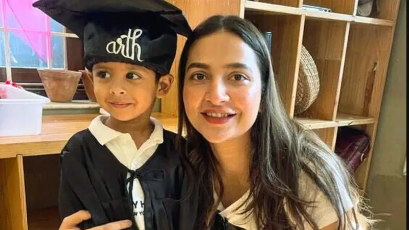 ইরানের মুহুর্মুহু হামলা! দুবাইয়ে ছেলে ইউভানকে নিয়ে আটকে শুভশ্রী, কবে কলকাতায় ফিরবেন?