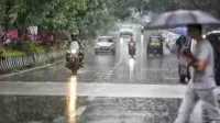 ভরা শ্রাবণে ৪ জেলায় ধেয়ে আসছে অতি ভারী বৃষ্টি, আবহাওয়ার খবর 