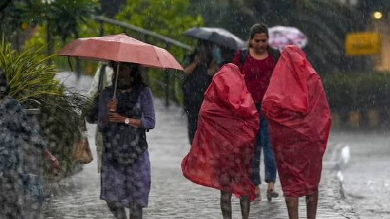 ফের দুয়ারে ঘূর্ণাবর্ত, কয়েক ঘণ্টায় দক্ষিণবঙ্গের ৩ জেলায় ধেয়ে আসছে ভারী বৃষ্টি