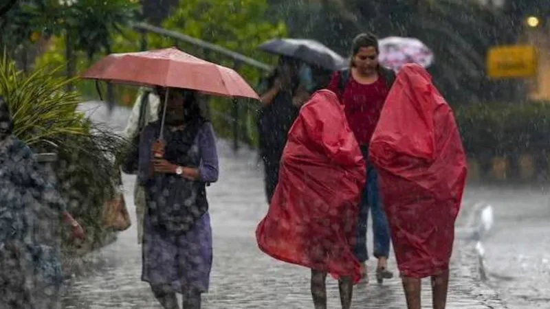 ফের দুয়ারে ঘূর্ণাবর্ত, কয়েক ঘণ্টায় দক্ষিণবঙ্গের ৩ জেলায় ধেয়ে আসছে ভারী বৃষ্টি