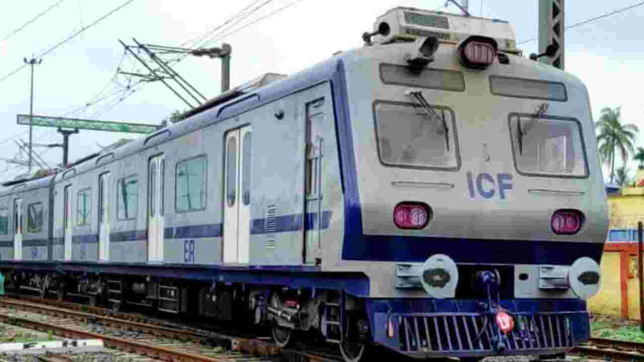 যাত্রীদের বড় সুখবর, পরিধি বাড়ল শিয়ালদহ-বারাসত AC লোকালের