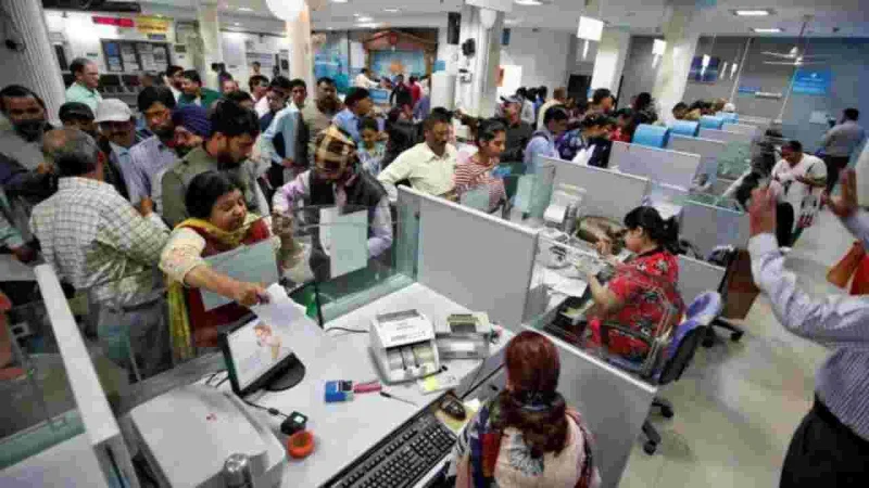 SBI-তে অ্যাকাউন্ট আছে? ১ অক্টোবর থেকে বদলে যাচ্ছে টাকা তোলার নিয়ম