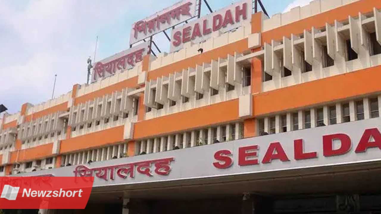 শিয়ালদহ স্টেশন,Sealdah Station,লোকাল ট্রেন,Local Train,প্লাটফর্ম,Platform,ফ্যান,Fan,গরম,Summer,বাংলা খবর,Bangla Khobor,Bengali Khobor,Bangla,Bengali