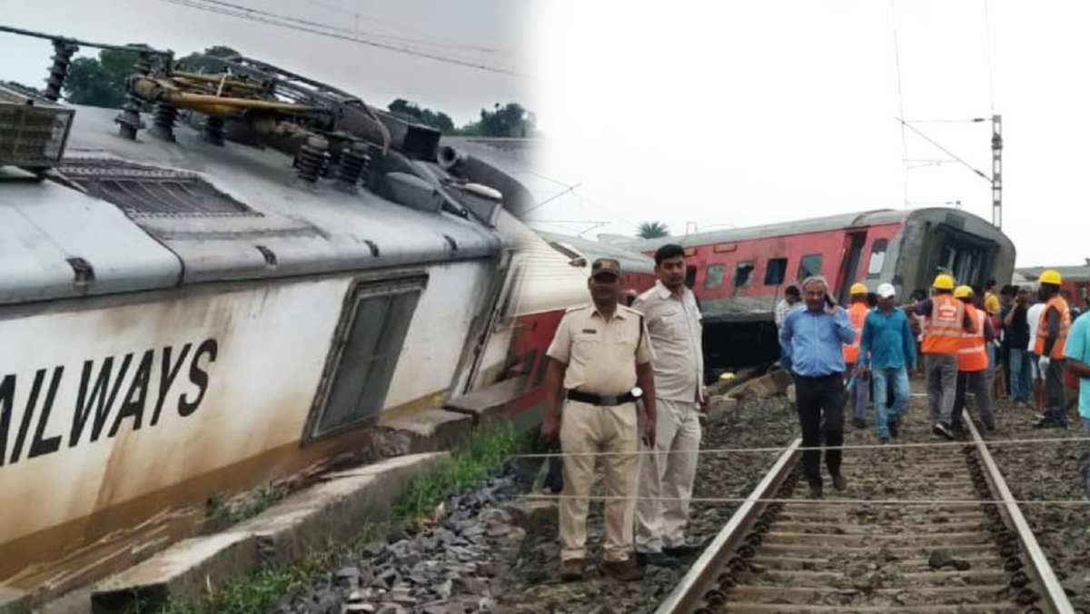 Howrah Mumbai CSMT Express Train Accident in Jharkhand