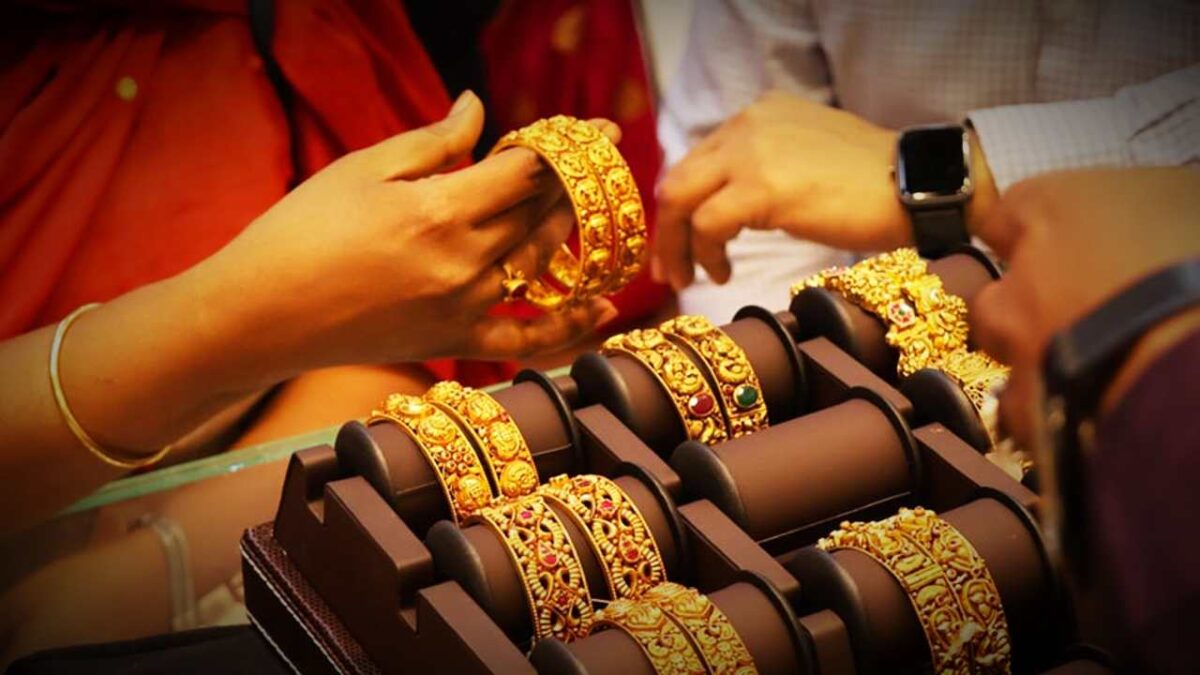 Gold Price decreased again See what is Gold and Silver Rates today