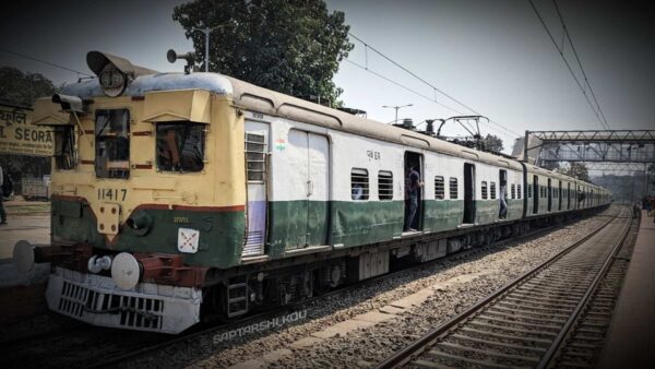 Several Local Trains Cancelled in Howarh Tarakeshwar Aarambag line due to power block see cancelled train list