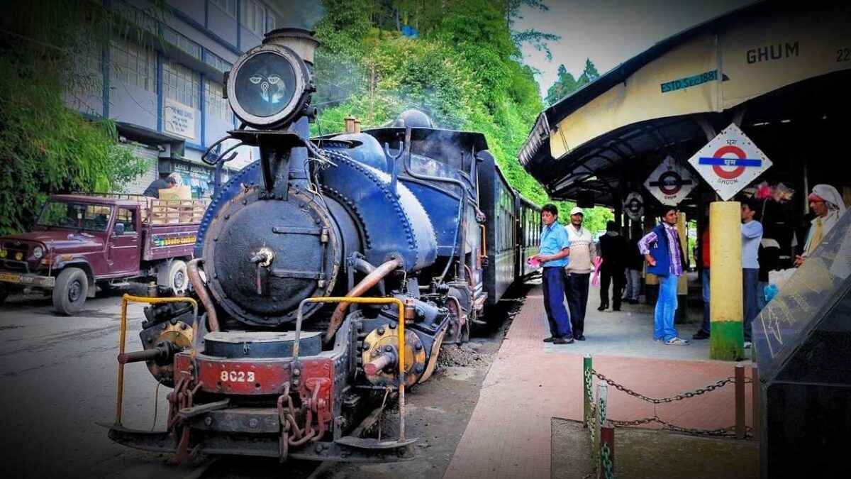 Toy Train Service Stopeed due to land Slides because of heavy rain falls in Darjeeling