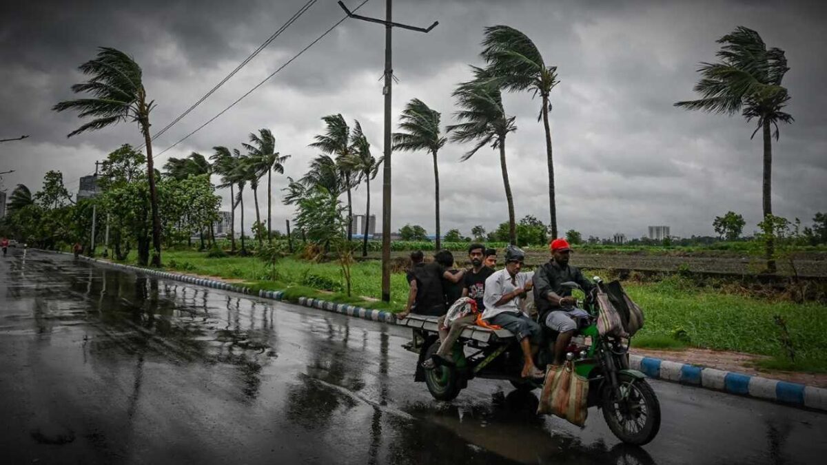 Bangladesh Meteorogical Department warns about Cyclone in October amid Durgapuja