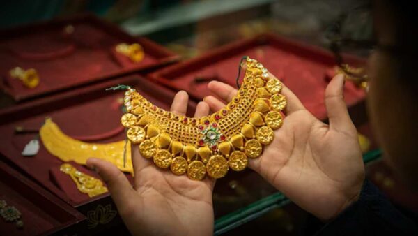 Gold Price hiked Rs 7100 see Gold and Silver Rates Today