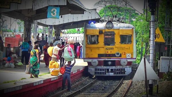 Howrah Station Local Trains Cancelled due to Cyclonic Storm Dana