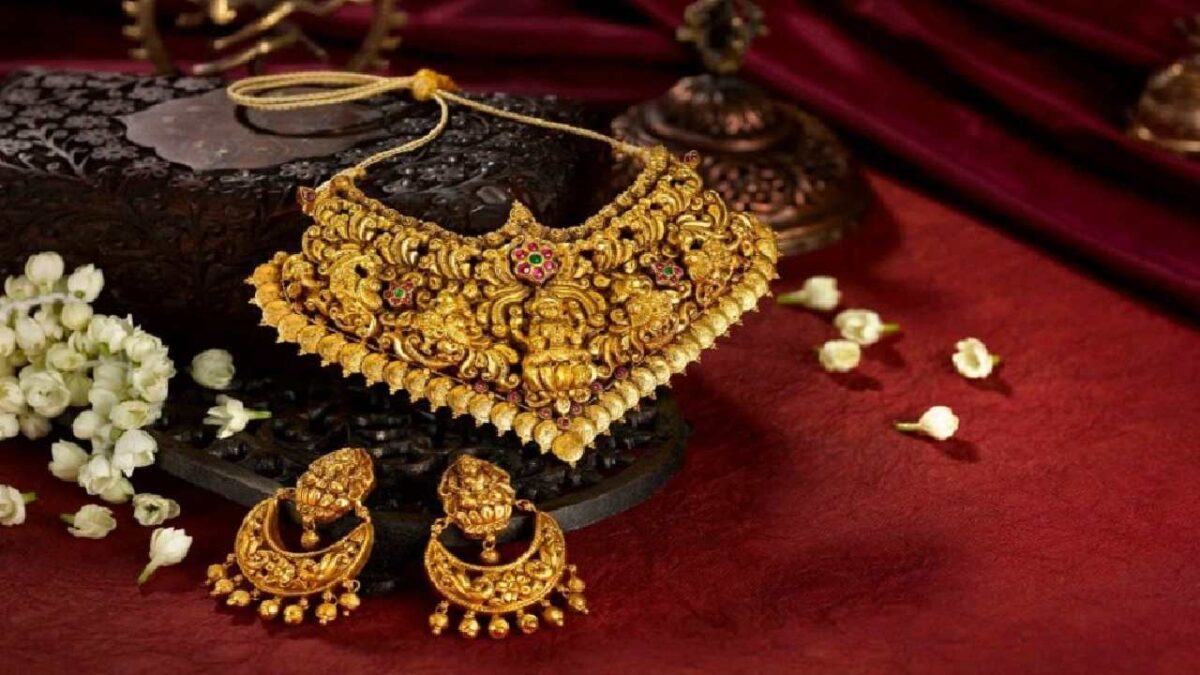 Gold Price dropped by Rs 7700 See Gold and Silver Price Today in Kolkata