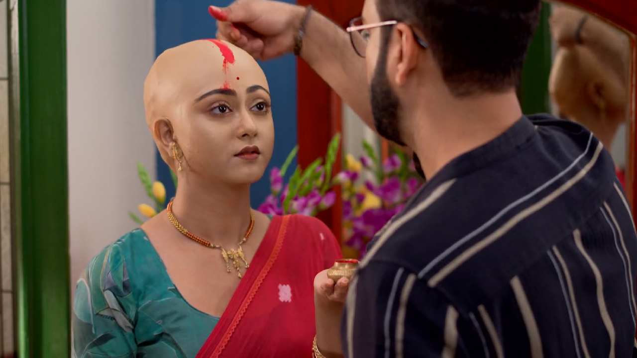 Katha Serial Katha sees herself as bald