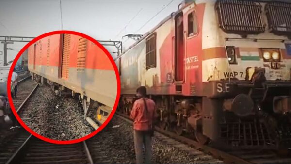 Shalimar Sekendrabad Express Train Accident near Nalpur Station 4 coaches derailed