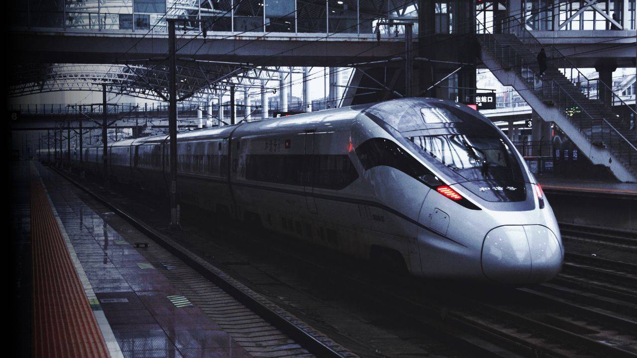 E10 bullet train