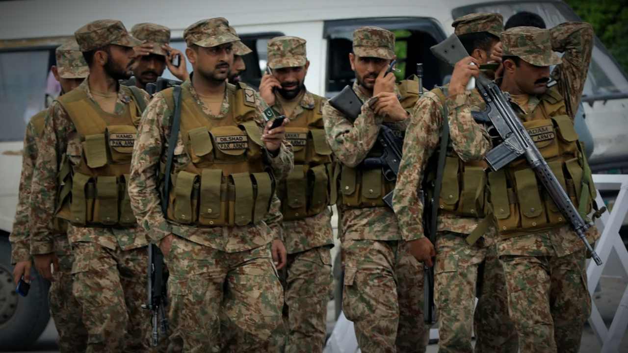 Pak Army Mass Resignation 2500 soilders resigned in last 7 days