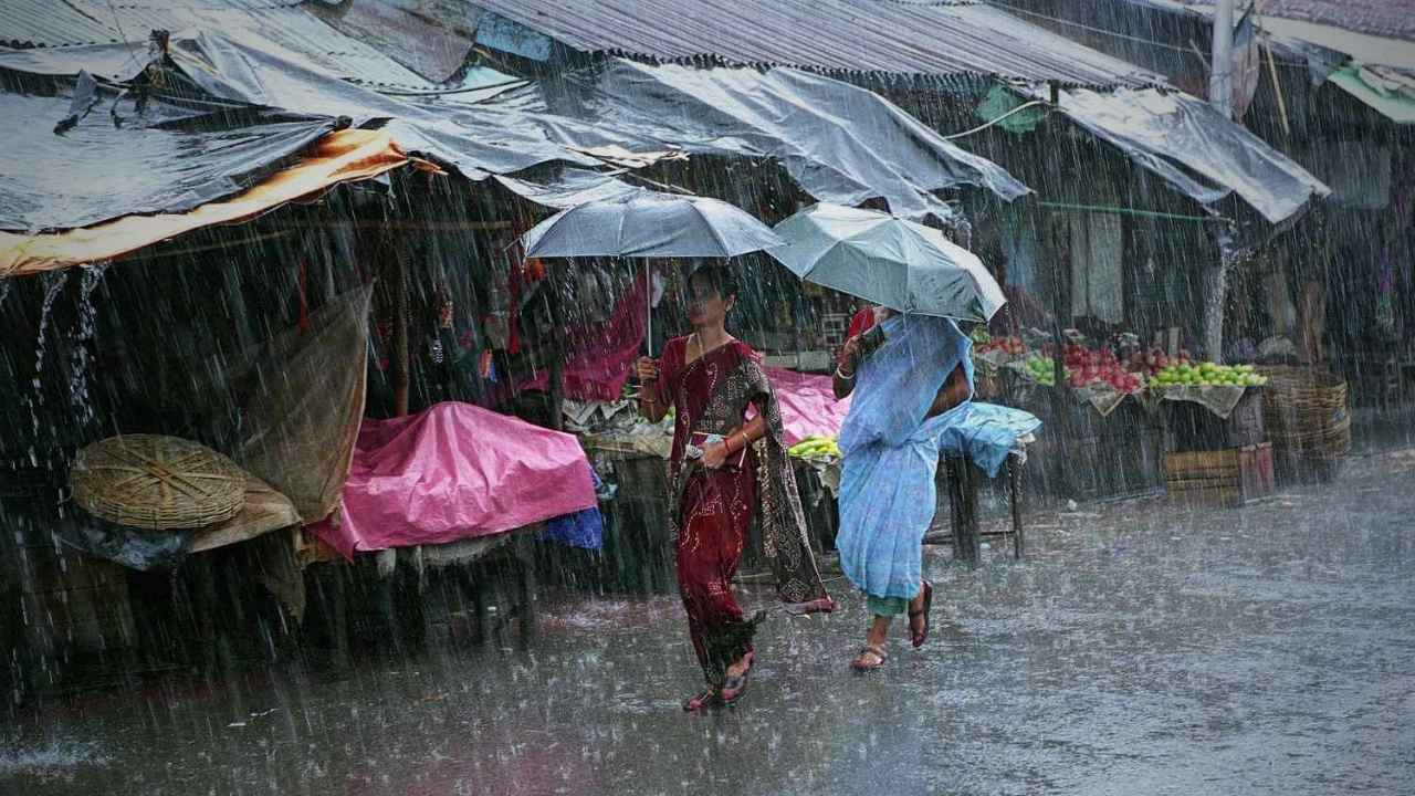 Weather Today Rain Forecast due to Cyclonic Circulation in South Bengal