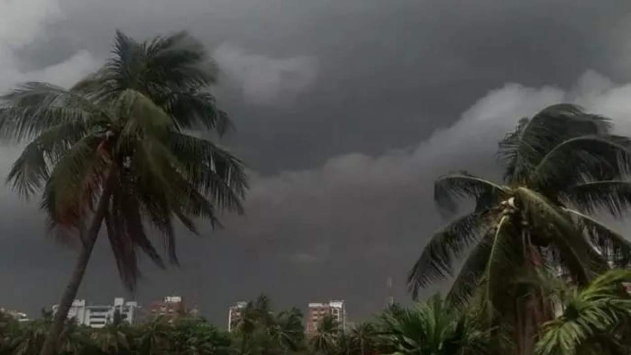 Weather Today Thunder Storm and Rain Forecast in several districts