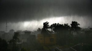 Weather Update Heavy Rain due to cyclonic circulation in south bengal